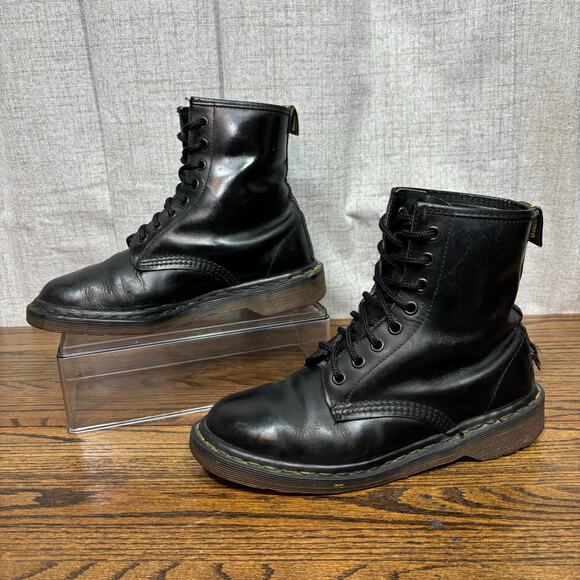 SOLD Black Leather Combat Boots Women’s 7 - Picture 2 of 8